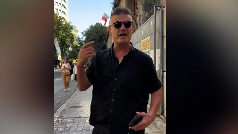 Napad jajima i kamenom od strane protestnika, novinar Mane: Pretili su mi zbog duznosti i mojih misljenja! Arlind Qori i Agron Shehaj placaju ulicne gangstere (VIDEO) - Shqiptarja.com