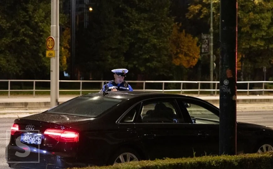 Bahati 28-godišnjak u Sarajevu ostao bez Renaulta: Vozi bez vozačke i ima 20.000 KM neplaćenih kazni