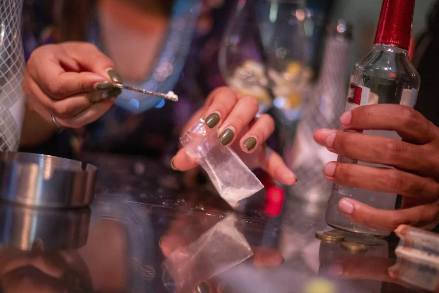 Omekšali su, a zatim je novembarsku uredbu o drogama koja je omogućavala zatvaranje klubova pretvorili u zakon