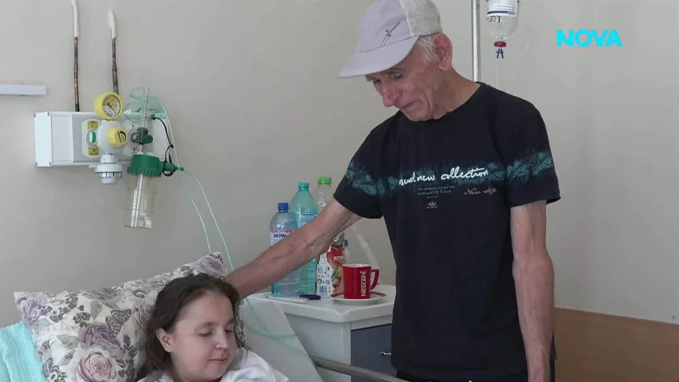 Zov za pomoć: 19-godišnja devojka, prikovana na krevet, ima potrebu za pomoć da prohoda