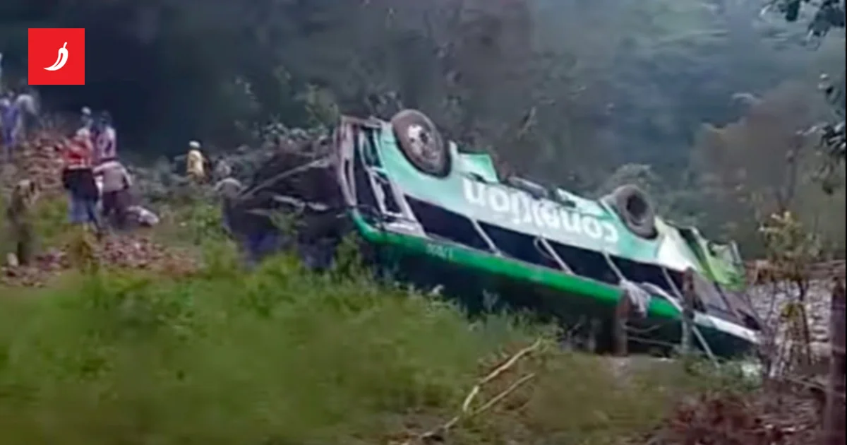 Strašna saobraćajna nesreća autobusa u Meksiku. Najmanje 10 mrtvih i 32 povređena