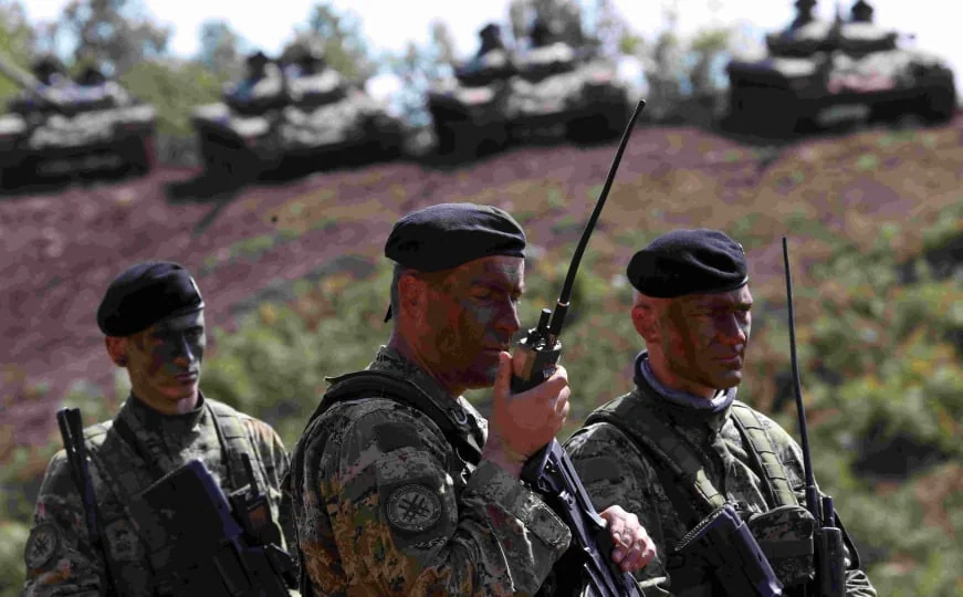 Krenulo se sa slanjem poziva u susjedstvu BiH. Prvi regruti ulaze u kasarne u martu