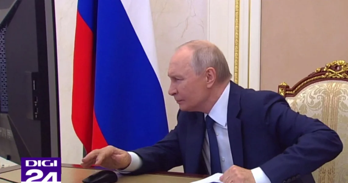 Putin, 'u sporu' sa računarom na kojem je glasao. Na monitoru se pojavila poruka da nema licencu za operativni sistem.