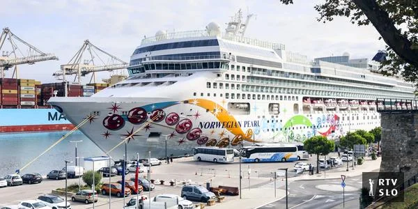 U Kopru uplovio je prvi putnički brod ove godine