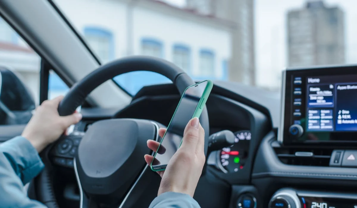 Jedna influencerka pregazila pešaka automobilom i ubila ga dok je bila uživo na TikToku u SAD