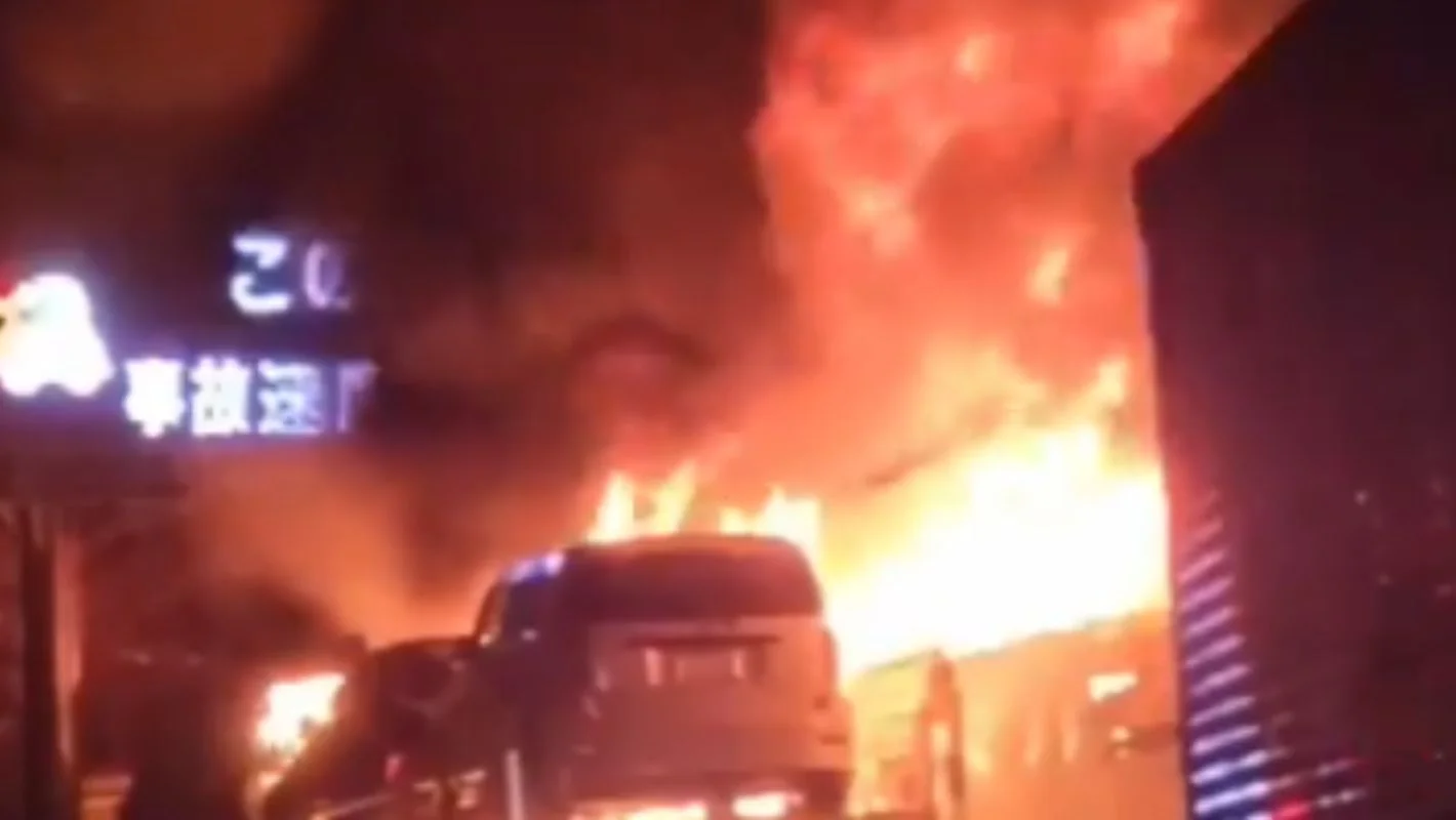 Japanija: Karambol najmanje 50 vozila sa desetinama povređenih prouzrokovao vatreni pakao - Documento