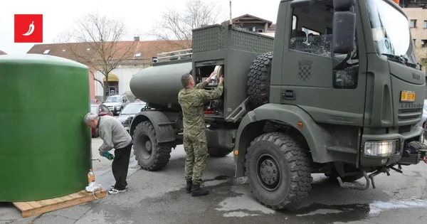 Vlada na tajnoj sednici dodelila višenamenske autocisterne za pitku vodu
