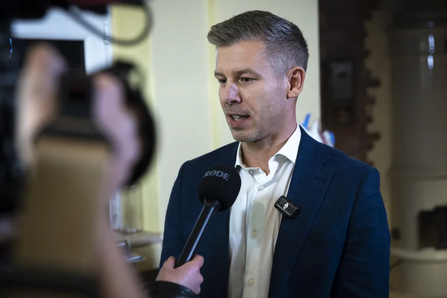 Lázár János optužuje Magyar Pétert da ima stan u Dubaiju, a Magyar optužuje Lazára da i on ima stan u Beču i u Švajcarskoj