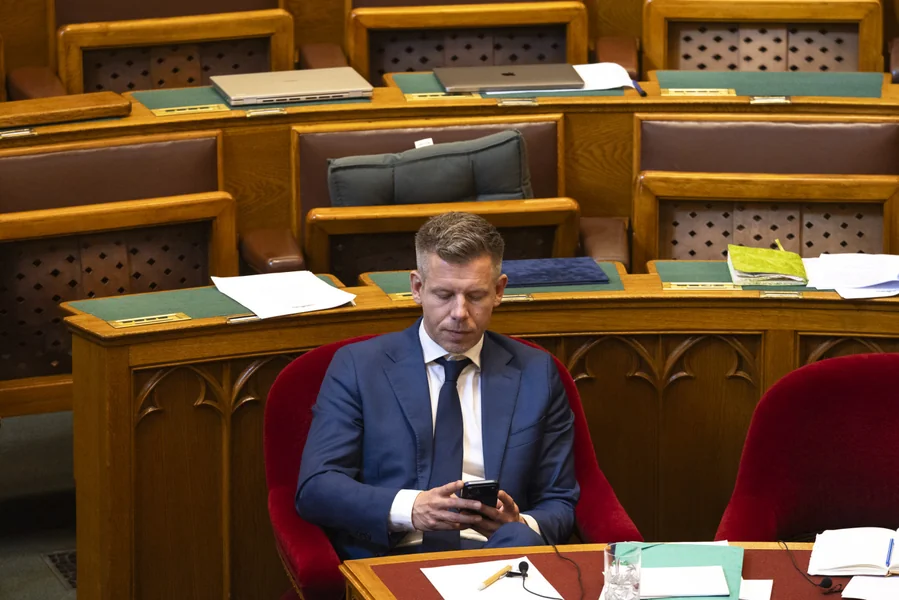 Na ovoj web stranici možete pratiti gde Magyar Péter trenutno ostavlja komentare