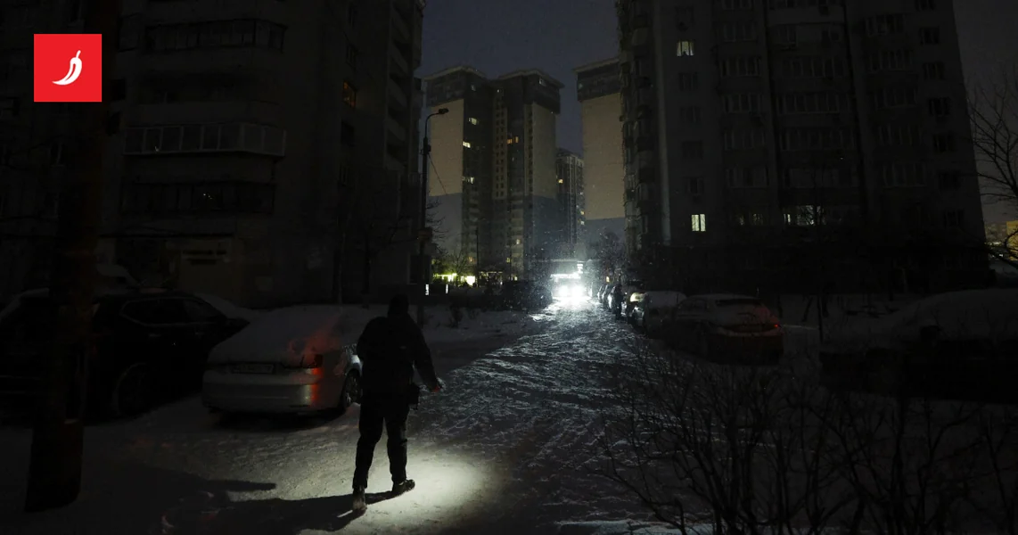 Ruski napadi postaju neizdrživi, Zelenski proglasio izvanredno stanje