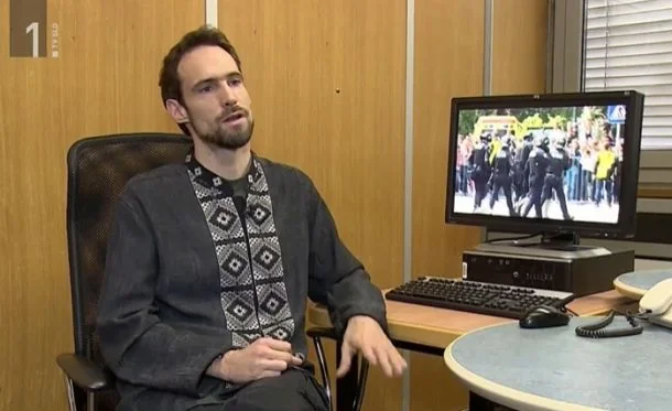 Šta se dešava ako razotkriješ skrajnu desnicu?