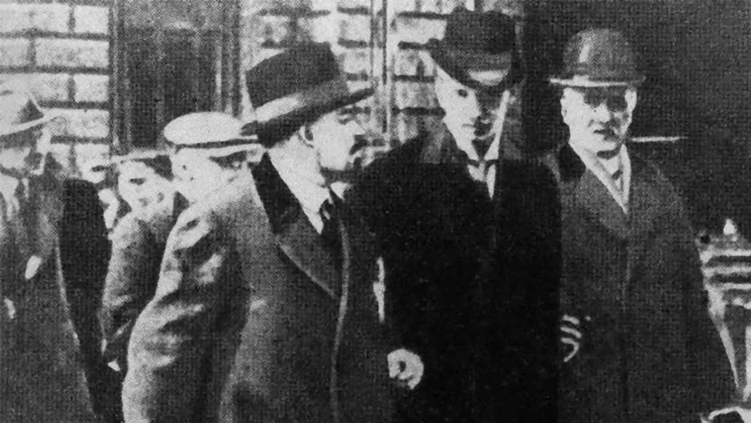 Dvadeseti vek komunista - Documento