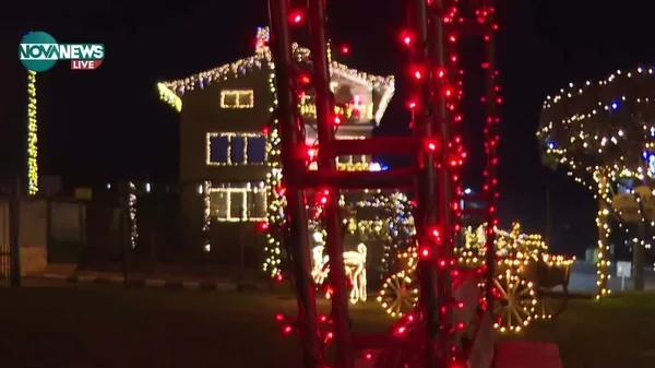 Božićna kuća Rosena Mančeva, koju ukrašava bajkovito svake godine