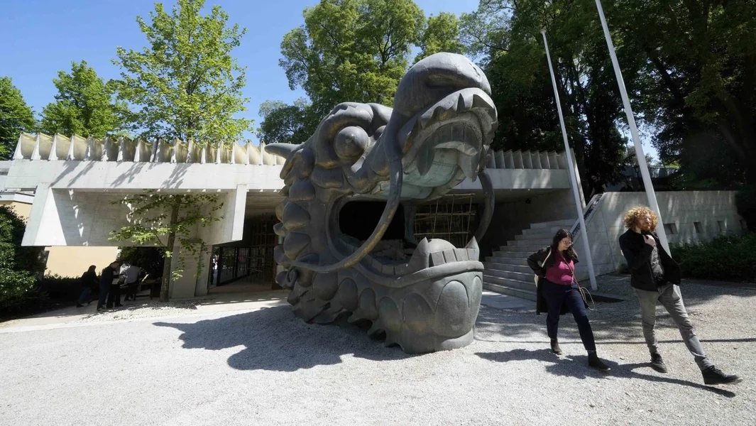 Grčki paviljon na 61. Bijenali Venecije - Documento