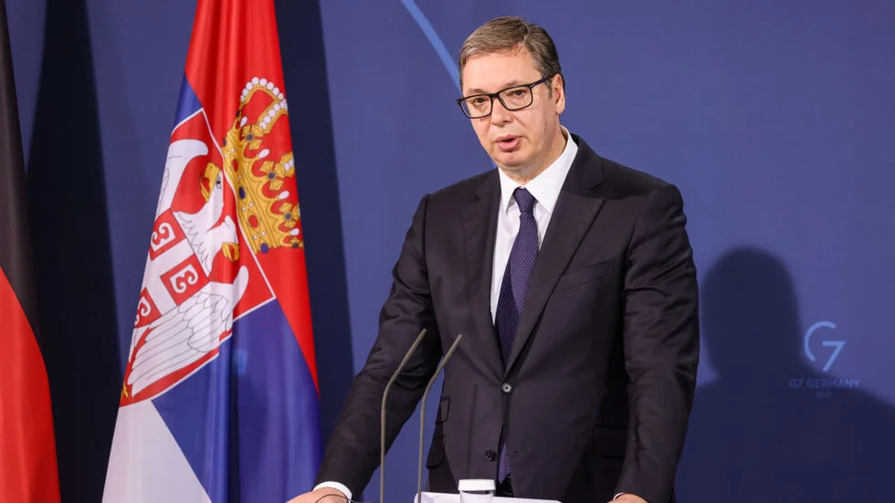 Vučić: Prihvatam uslove protesta. Biće predčasni izbori.