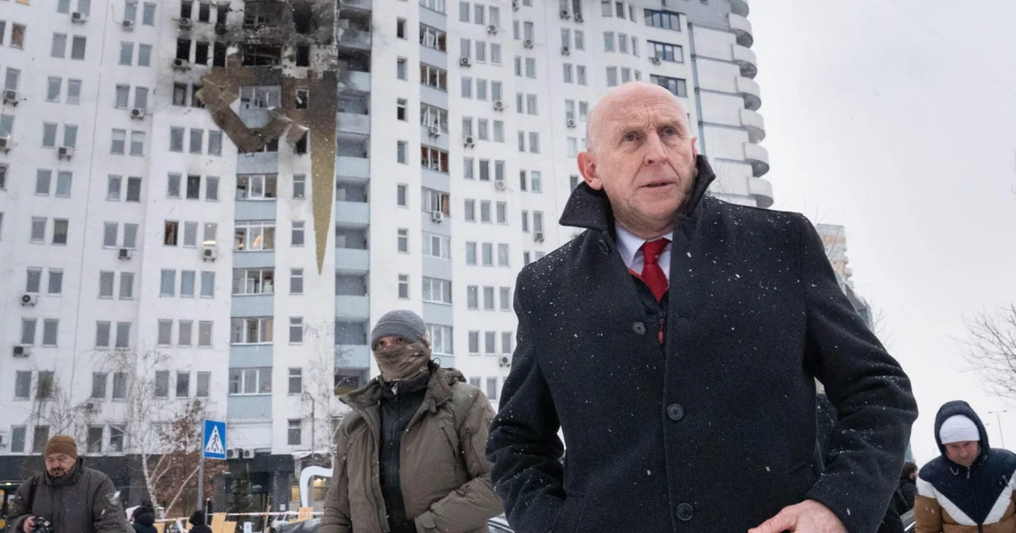 Bio je težak trenutak. Voz u kojem se nalazio britanski ministar odbrane bio je meta Rusa. Šta je izjavio o Putinu