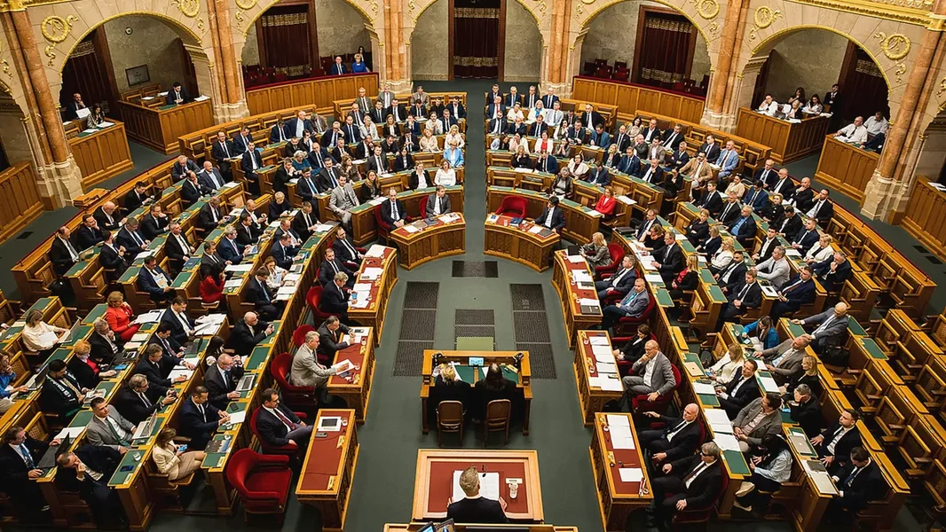 Opet je obavezno članstvo u komorama za lekare, stomatologe i zdravstvene radnike – uživo iz parlamenta Origó