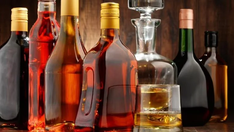 Kako turisti povećavaju potrošnju alkoholnih pića u zemlji, rastu proizvodnja i uvoz - Shqiptarja.com