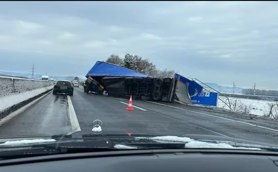 Nesreća u Austriji: Kamion državljanin BiH sletio s ceste i prevrnuo se