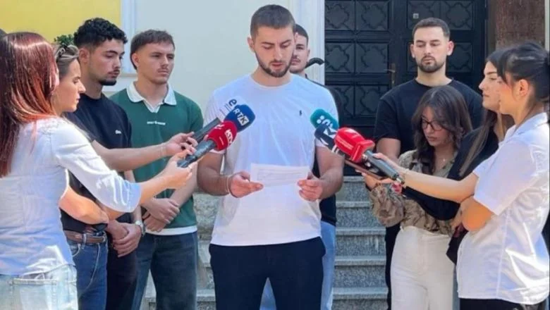 Odluka o bivšim vođama OVK, studenti danas marširaju u Prištini! Pozivi političkim partijama za jedinstvo - Shqiptarja.com