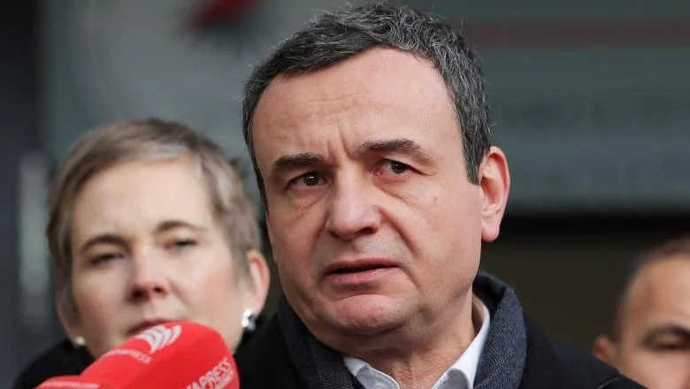 Albin Kurti: Narod u slavi, politika u crnom! Kad model izaziva establišment - Shqiptarja.com