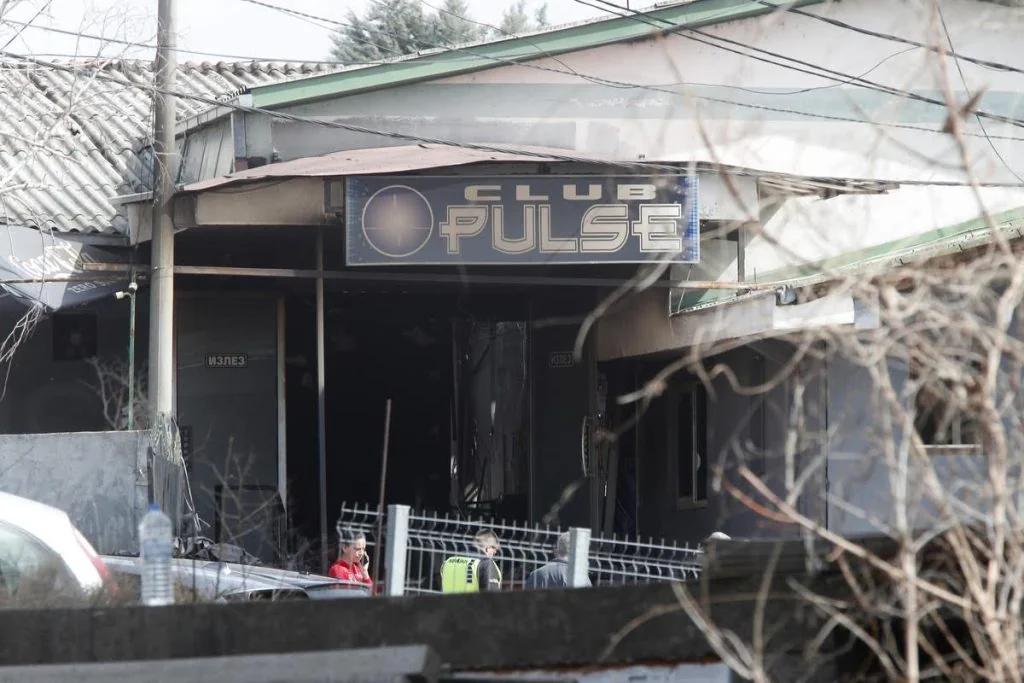 Dejan Nikolov vodom iz creva održavao decu na život dok je gorela diskoteka Puls