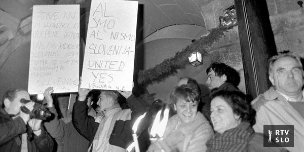 35 godina samostalnosti, Srečko Kosovel i Adria Airways sledeće godine u Muzeju novije istorije Slovenije