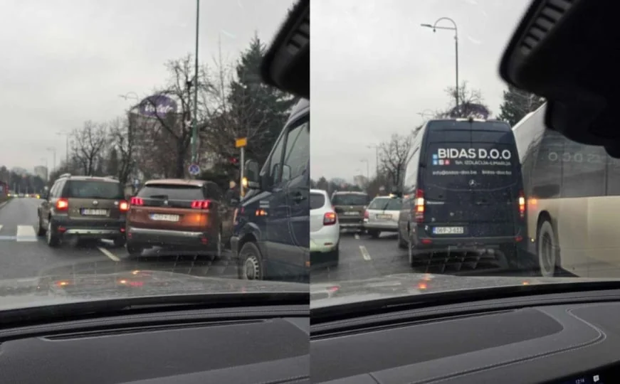 Nesreća u Sarajevu: Učestvovalo više vozila, gužva u saobraćaju