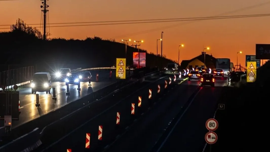Masovna saobraćajna nezgoda na M1: vatrogasci izvukli ljude iz olupina, osam povređeno - ORIGO