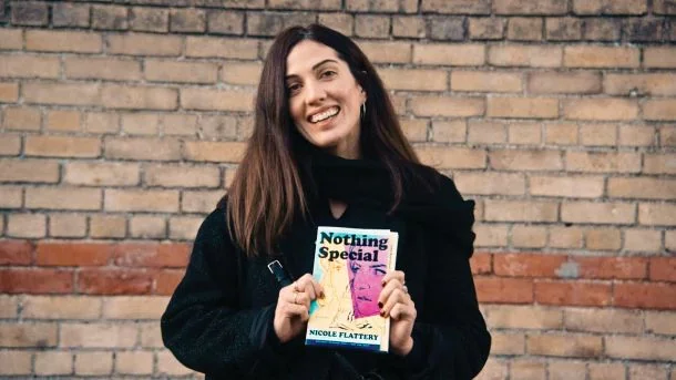Nicole Flattery: Ništa posebno