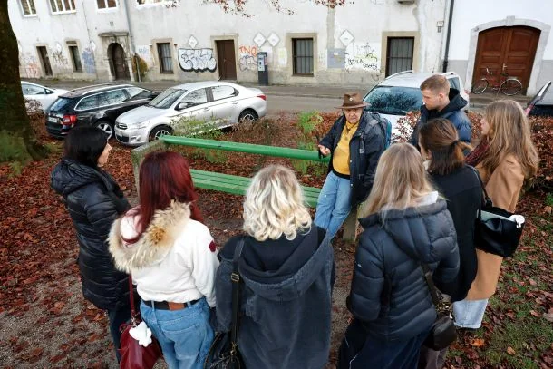 Pod slobodnim suncem