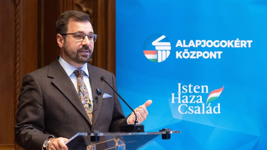 Szantho Miklos: Moze se raspravljati o Orbanovim, ali pre aprila svima savetujemo da sednu i prebroje - ORIGO