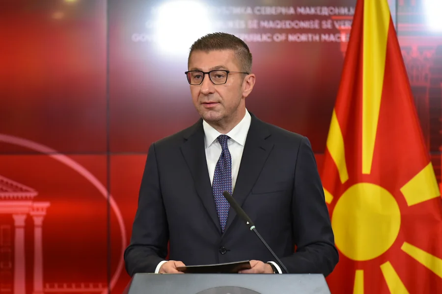 Hristijan Mickoski istakao da Vlada neće da se povuče od inicijativa za izgradnju data centara - Nova Makedonija