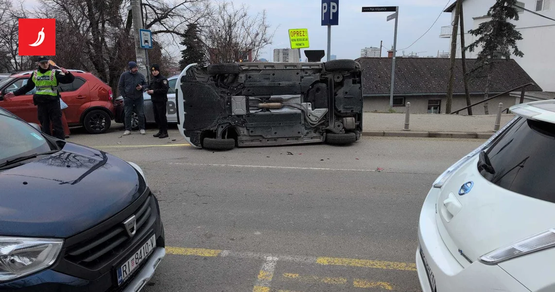 Ogromna gužva ispred Rebra, sudarila su se dva automobila, jedan završio na boku
