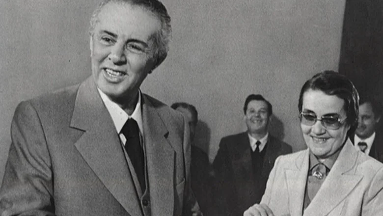 "Radio-Televiziji ne sme da se zadovolji samo sa ženama koje su plakale…", govor Nexhmije Hoxhe nakon što su hiljade Albanaca upale u ambasade u julu 1990.