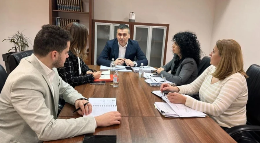 Borba protiv aerozagađenja je moj prioritet, nula tolerancije za zagađivače, istakao Hodža - Nova Makedonija