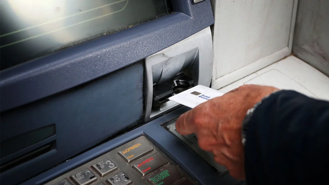 Penzije oktobra 2026: Detaljno datumi isplate – Koji najpre idu na ATM – Documento