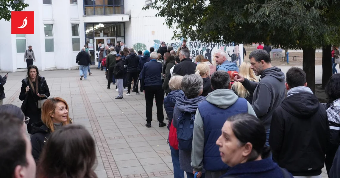 Vučić čeka u redu. Incident na biralištu u Beogradu, stigla prva procjena izlaznosti
