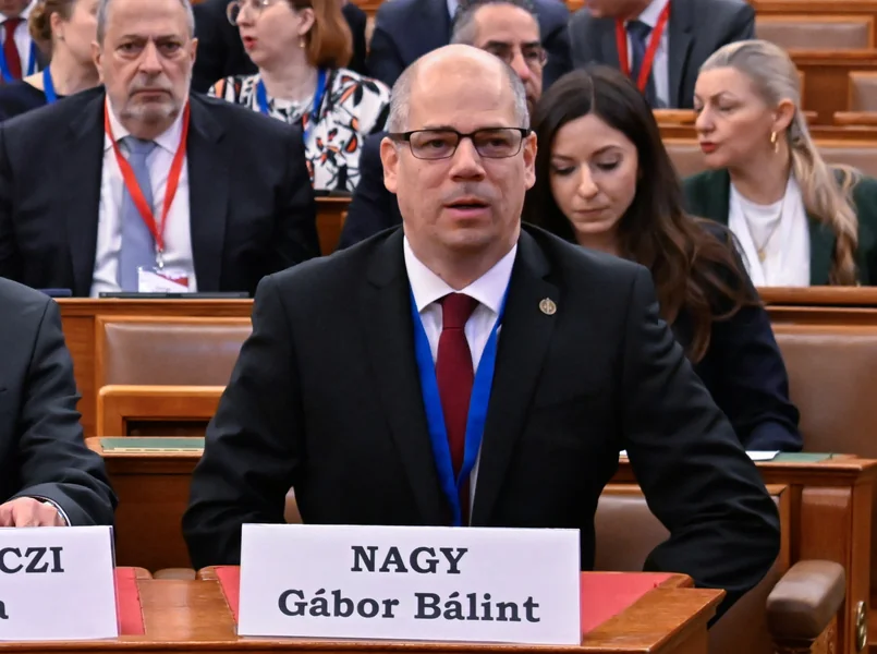 Glavni javni tužilac koji je dao ostavku ovog leta napušta i svoju profesiju.