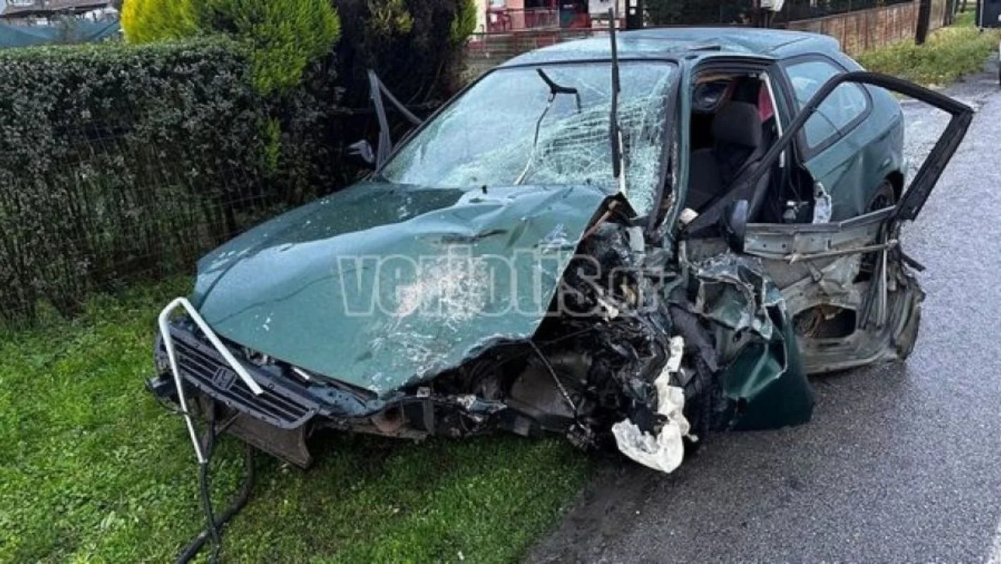 Smrtno saobraćajna nesreća u Imathiji: Preminuo 22-godišnjak u frontalnom sudaru putničkog automobila - Documento