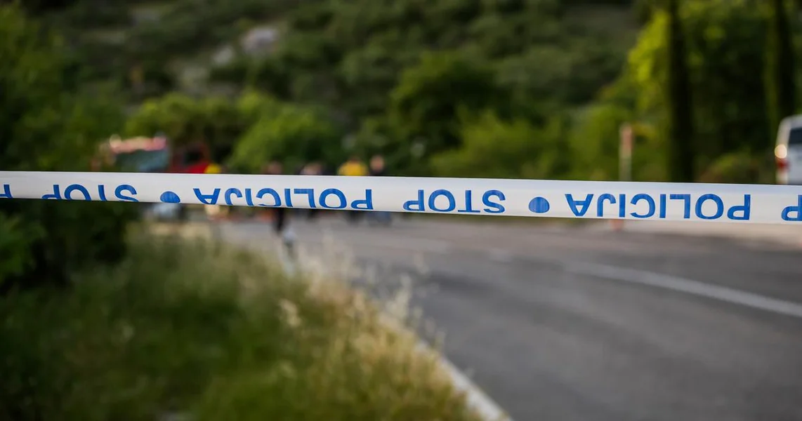 Teška saobraćajna nesreća: Jedna osoba poginula, cesta zatvorena