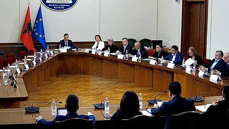Projekt budžeta/ Značajno povećane plate policajaca, 1,1 miliona lekë za stipendije studentima - Shqiptarja.com
