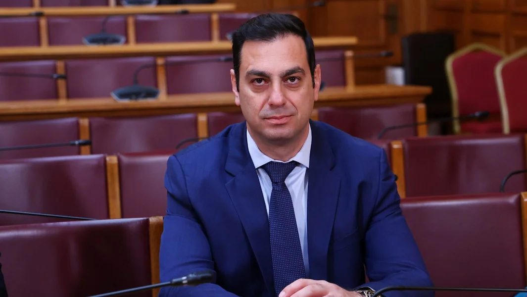 U potpunoj konfuziji Koulkoudinas nakon provokativnih izjava o gorivu: Pojašnjenja govoreći… isto