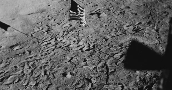 Zvanično postavljen cilj Trampa: SAD treba ponovo da pošalju ljude na Mesec do 2028. godine. Uredbu koju je potpisao američki predsednik