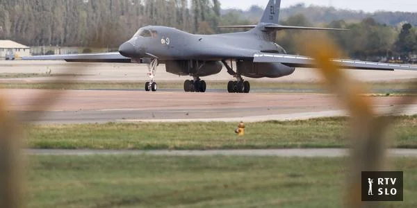 SAD iz britanskog vojnog oporišta Fairford povukle bombnike B-1