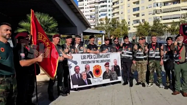 Išli su u Hagu da podrže bivše čelnike UÇK, 50 veterana stigli su u Luku Drač (VIDEO)