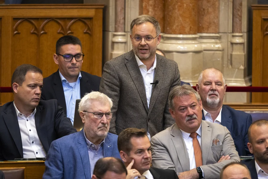 Sledeće nedelje odlučuju o mandatu Orbána Balázsa u parlamentu