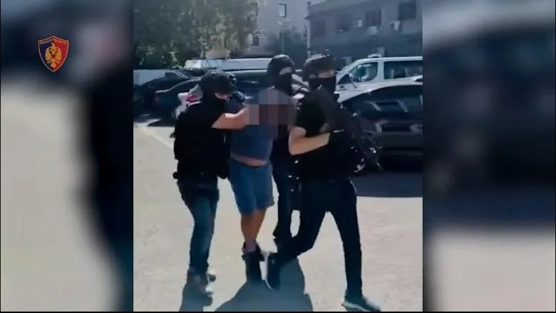 Povrede, krađa i trgovina drogama / Osuđen u Italiji na 21 godinu, 9 meseci i 20 dana zatvora, uhapšen u Tirani 40-godišnjak višestruko tražen (EMRI+VIDEO)