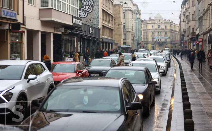 Doček Nove godine u Sarajevu: Policija se oglasila o izmjenama režima saobraćaja