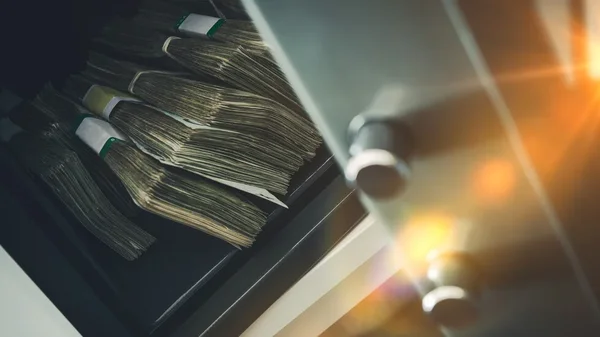 Covek uneo 4000 leva, posuto naftalinom, izazvao pozar u bancskoj filijali u Gornoj Orjahovici